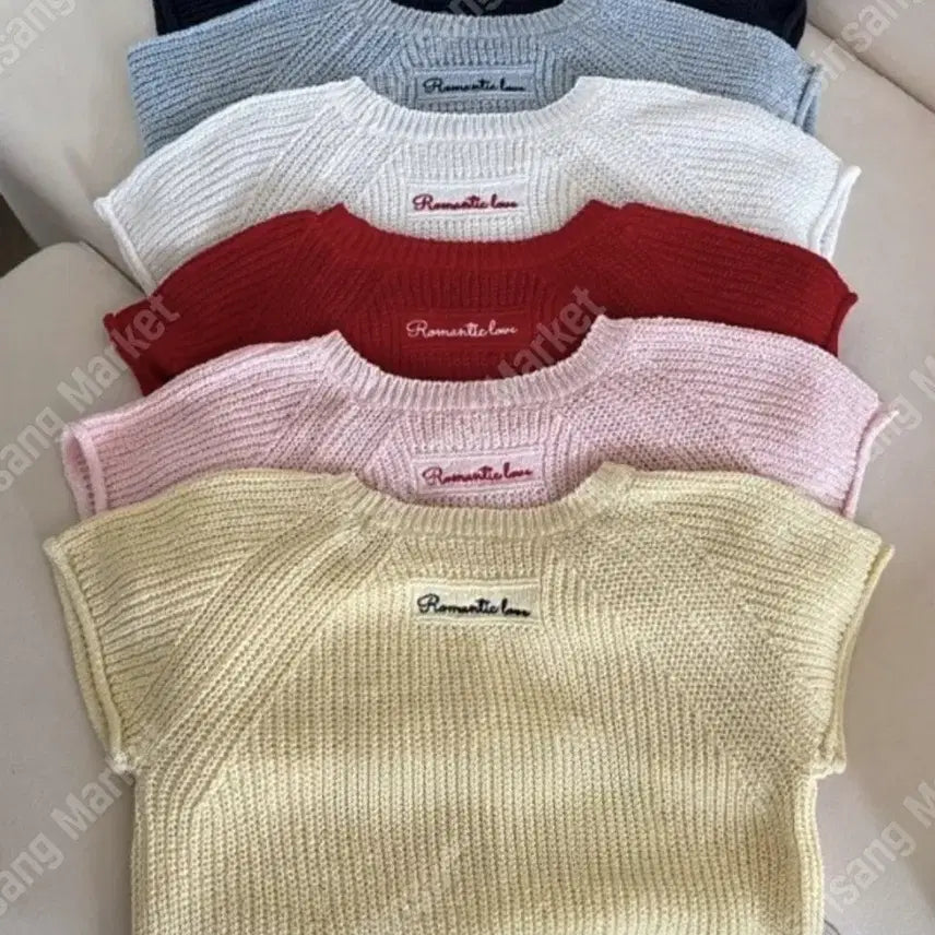 [BUNJANG] Boucle Lettering Embroidered Short-Sleeve Knit Top / 부클 레터링자수 돌돌 반팔니트 3택1