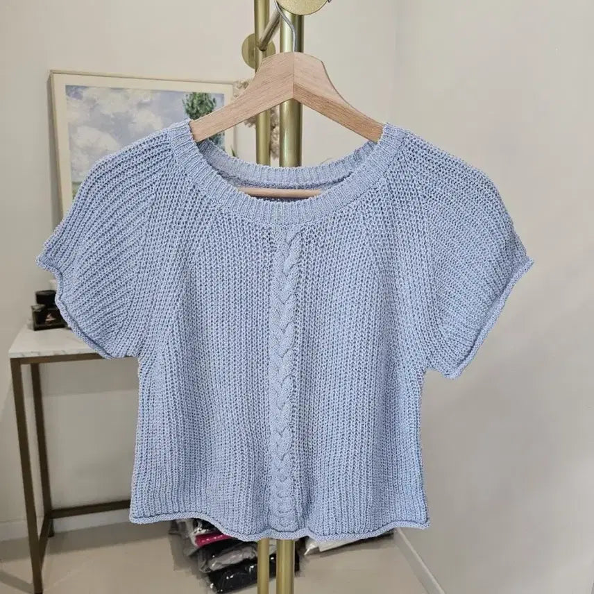 [BUNJANG] Boucle Lettering Embroidered Short-Sleeve Knit Top / 부클 레터링자수 돌돌 반팔니트 3택1