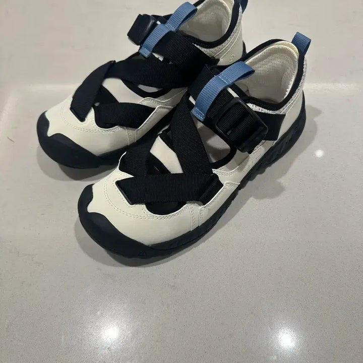 [BUNJANG] KIN Woodjara Sandals EU39 / 킨 우드재라 샌들 eu39