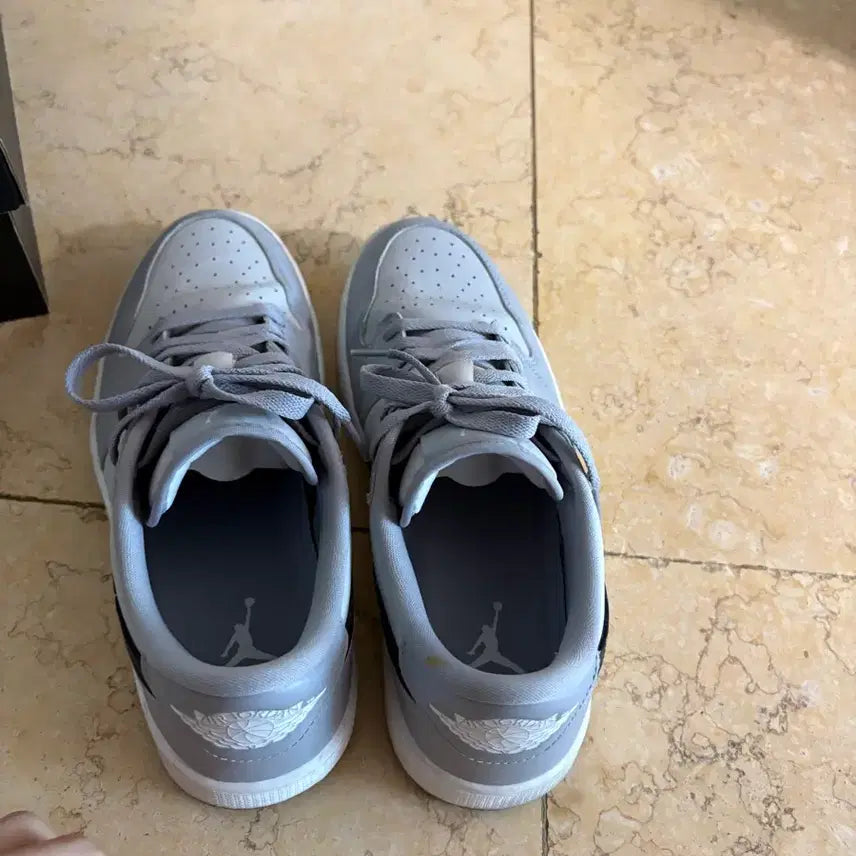 [BUNJANG] Air Jordan 1 Low Wolf Grey / 조던1 로우 울프 그레이