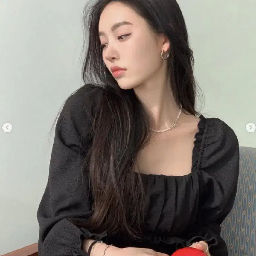 [BUNJANG] Faejide Jacquard Frill Blouse / 페일제이드 자카드 프릴 블라우스 소라 블랙