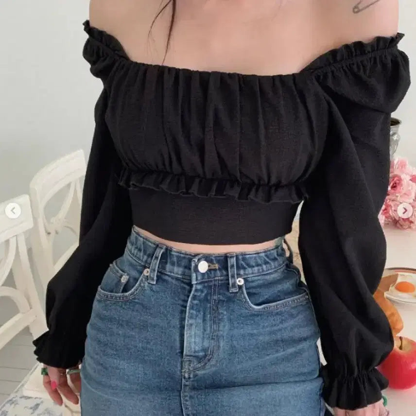 [BUNJANG] Faejide Jacquard Frill Blouse / 페일제이드 자카드 프릴 블라우스 소라 블랙