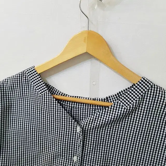 [BUNJANG] Earth Music &amp; Ecology Checkered Blouse Black / Earth Music Ecology 체크 블라우스 블랙