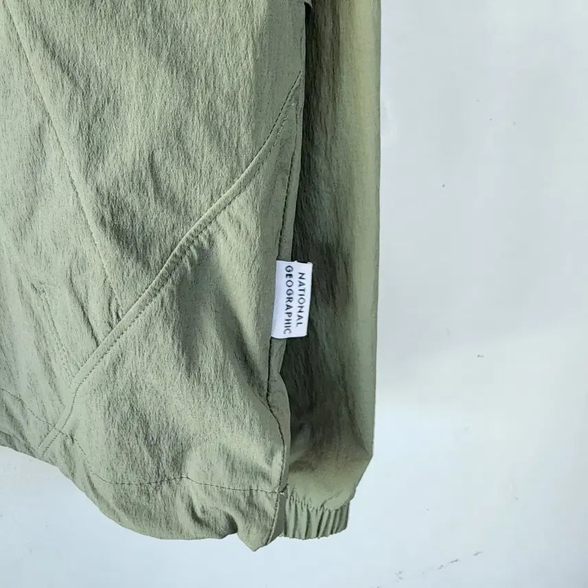 [BUNJANG] National Geographic Hooded Windbreaker Jacket Khaki / 내셔널지오그래픽 후드 바람막이 자켓 카키