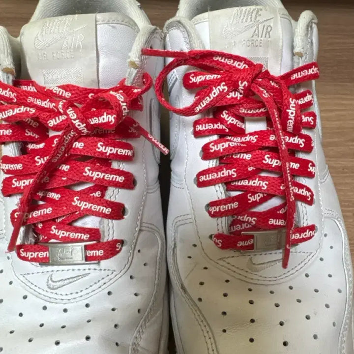 [BUNJANG] Nike Air Force 1 x Supreme White Sneakers / 나이키 에어포스1 x 슈프림 화이트
