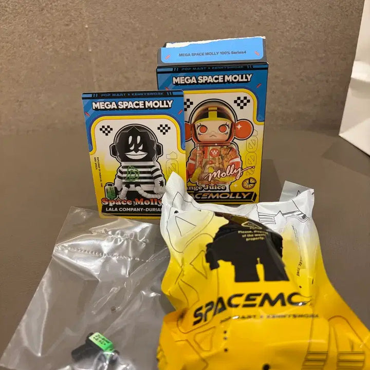 [BUNJANG] Pop Mart Molly Figure / 팝마트 몰리 피규어