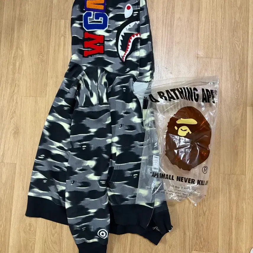 [BUNJANG] BAPE Screen Camo Shark Hoodie Zip-Up / (XL)베이프 스크린카모 샤크후드집업