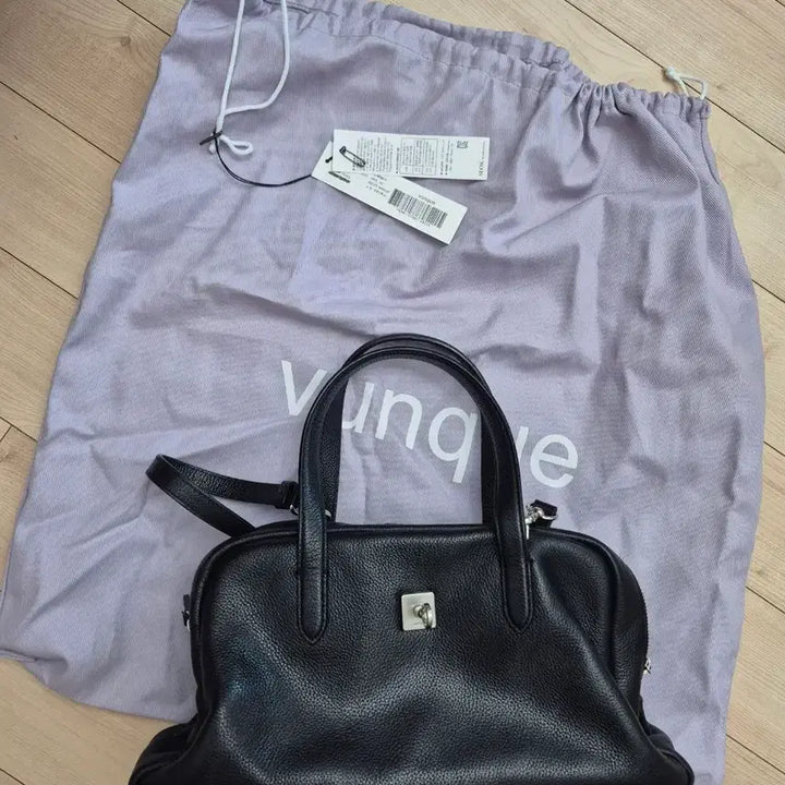 [BUNJANG] BUNQ Small Leather Crossbody Bag / 분크 크로스백 스몰 소가죽 더스트백 있습니다 블랙 내부만 사용감있고 외부