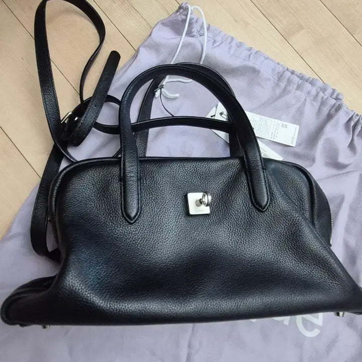 [BUNJANG] BUNQ Small Leather Crossbody Bag / 분크 크로스백 스몰 소가죽 더스트백 있습니다 블랙 내부만 사용감있고 외부