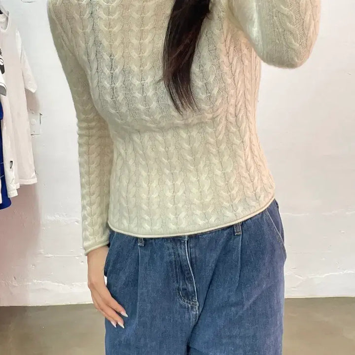 [BUNJANG] Theory Ivory Cable Knit Long Sleeve Sweater / 띠어리 아이보리 꽈배기 긴팔 니트