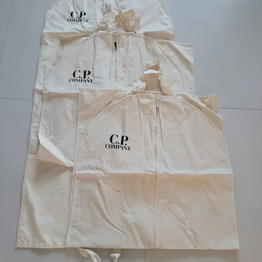 [BUNJANG] CP Company Premium Garment Bag / CP Company의 감성을 완성하는 마지막 조각, 프리미엄 가먼트 백