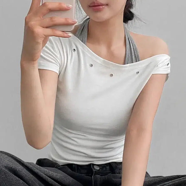 [BUNJANG] Punch Eyelet Off-Shoulder Short-Sleeve T-Shirt / 펀칭 아일렛 원 오프숄더 반팔 티셔츠