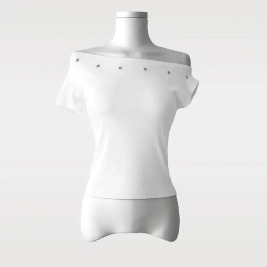 [BUNJANG] Punch Eyelet Off-Shoulder Short-Sleeve T-Shirt / 펀칭 아일렛 원 오프숄더 반팔 티셔츠