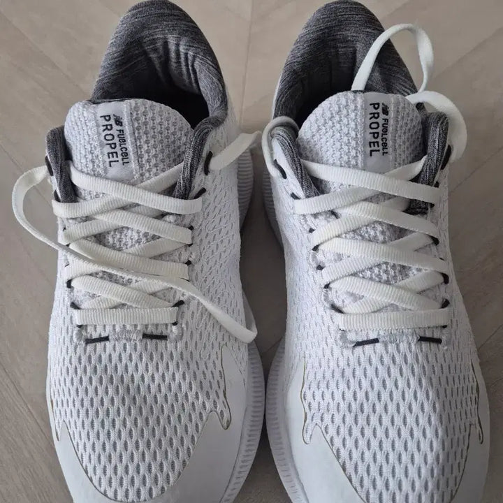 [BUNJANG] New Balance FuelCell Propel White Sneakers / 뉴발란스 퓨어셀 프로펠 흰색 운동화