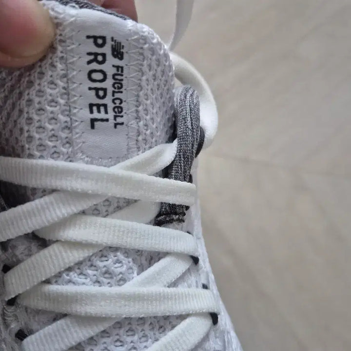[BUNJANG] New Balance FuelCell Propel White Sneakers / 뉴발란스 퓨어셀 프로펠 흰색 운동화