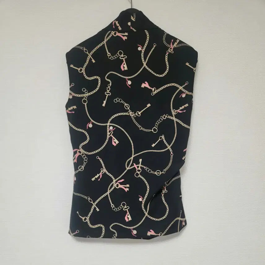 [BUNJANG] MOJO.S.FINE Chain Pattern Sleeveless Blouse - Size S / [새상품급] 모조에스핀 올드머니 체인패턴 나시 블라우스 55