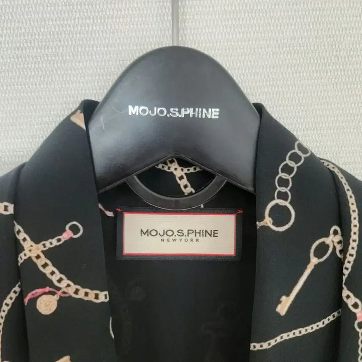[BUNJANG] MOJO.S.FINE Chain Pattern Sleeveless Blouse - Size S / [새상품급] 모조에스핀 올드머니 체인패턴 나시 블라우스 55