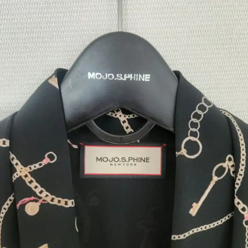 [BUNJANG] MOJO.S.FINE Chain Pattern Sleeveless Blouse - Size S / [새상품급] 모조에스핀 올드머니 체인패턴 나시 블라우스 55