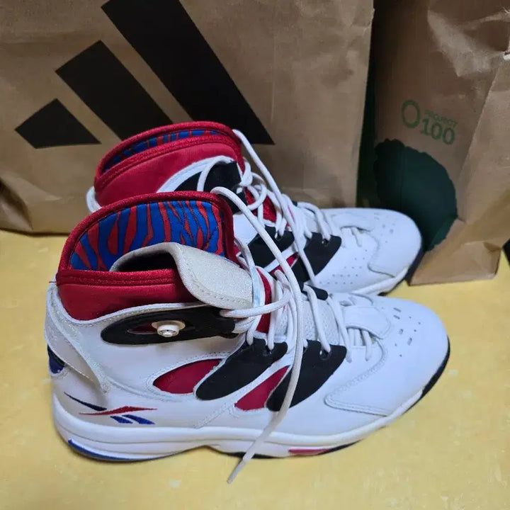 [BUNJANG] Reebok Basketball Shoes White Red Black / 리복 농구화 화이트 레드 블랙