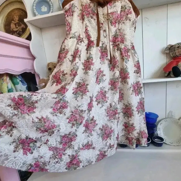 [BUNJANG] Misch Masch Flower Lace Strap Dress / 플라워 레이스 스트랩 원피스