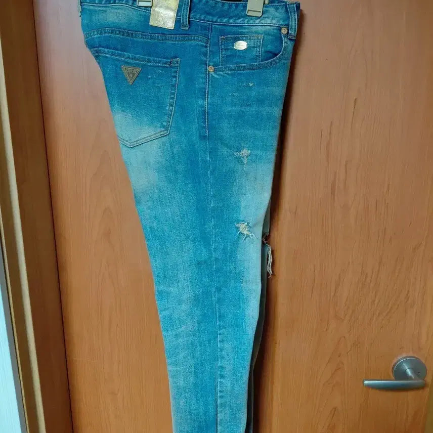 [BUNJANG] Guess Denim Jeans Scratch Wash / 게스 데님 청바지 스크래치 워싱진