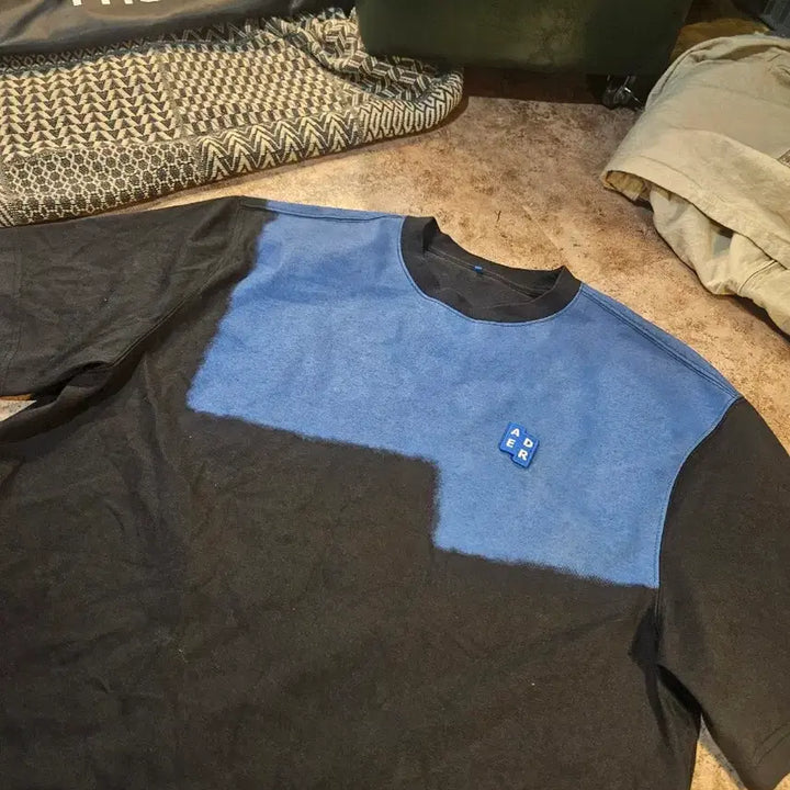 [BUNJANG] Ader Error Color Block Short Sleeve T-Shirt Black/Blue / 아더에러 블랙/블루 반팔 티셔츠