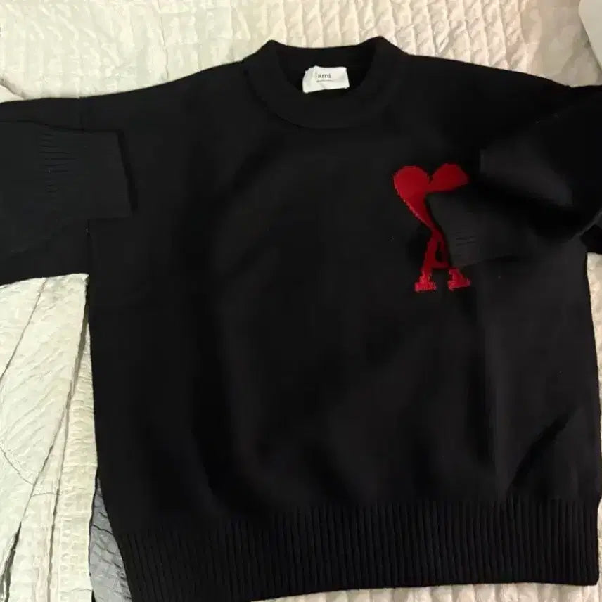 [BUNJANG] AMI Big Heart Logo Knit / 아미 빅 하트 로고 니트