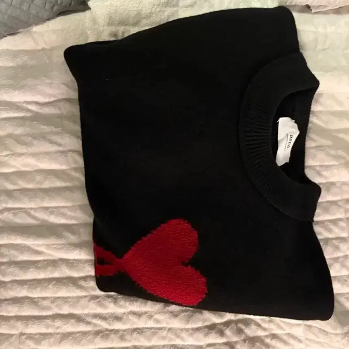 [BUNJANG] AMI Big Heart Logo Knit / 아미 빅 하트 로고 니트