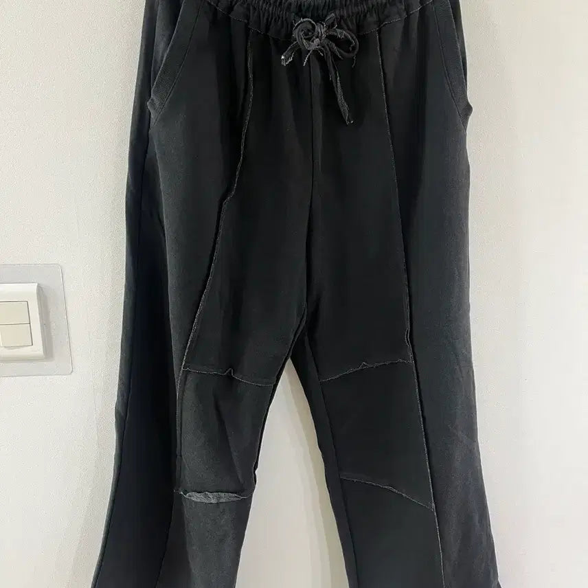 [BUNJANG] Matinkim Cut-out Pigment Sweatpants Grey / 마뗑킴 컷아웃 피그먼트 스웨트 팬츠 그레이