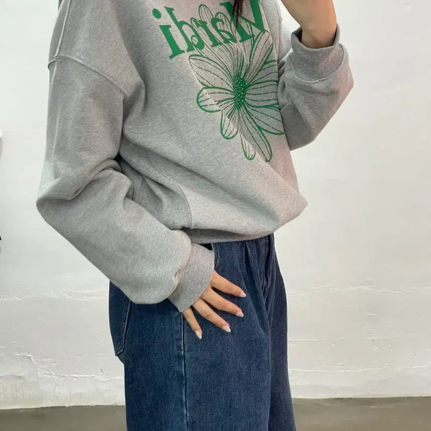[BUNJANG] Mardi Mercredi Gray Floral Sweatshirt / 마르디메크르디 회색 꽃무늬 맨투맨 티셔츠