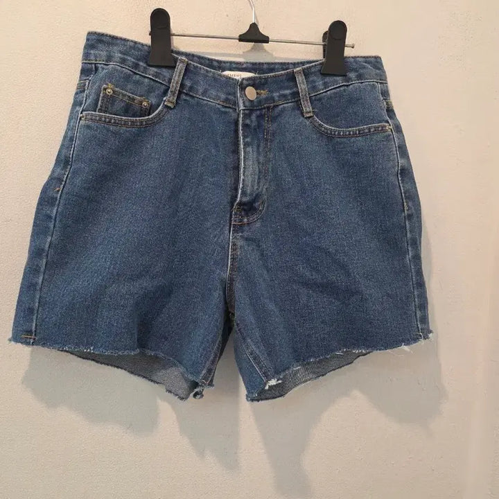 [BUNJANG] Cutting Denim Hot Pants / 청반바지 컷팅 데님 핫팬츠