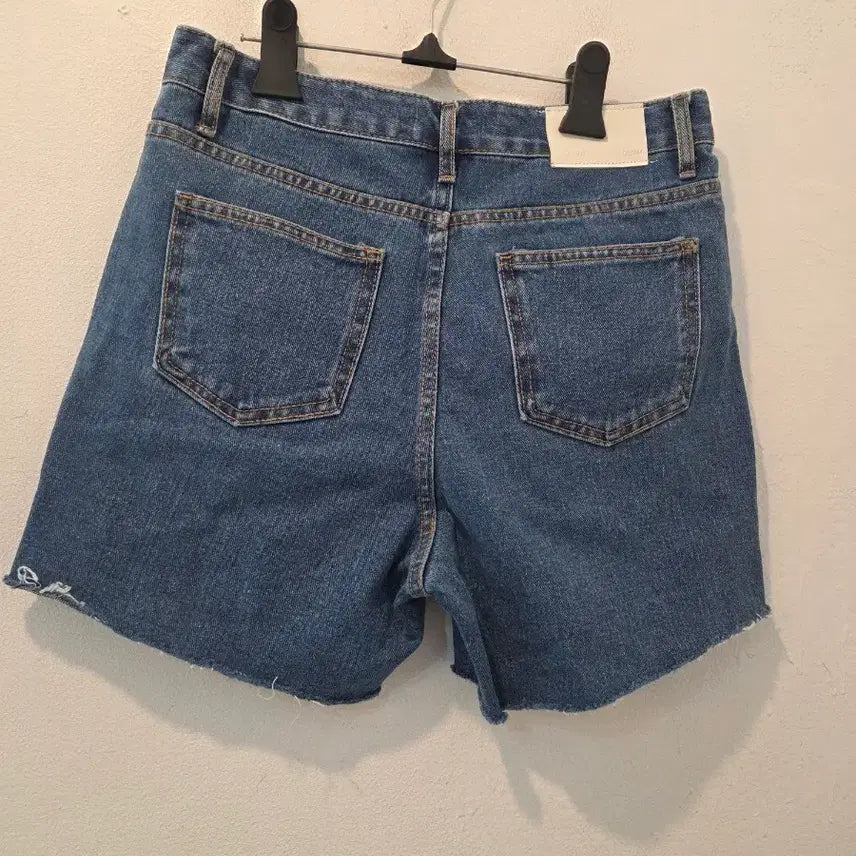 [BUNJANG] Cutting Denim Hot Pants / 청반바지 컷팅 데님 핫팬츠
