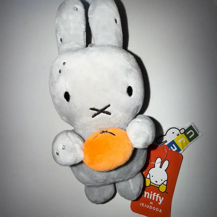 [BUNJANG] Dolharubang x Miffy Character Keychain / 제주 돌하르방 미피 인형 키링