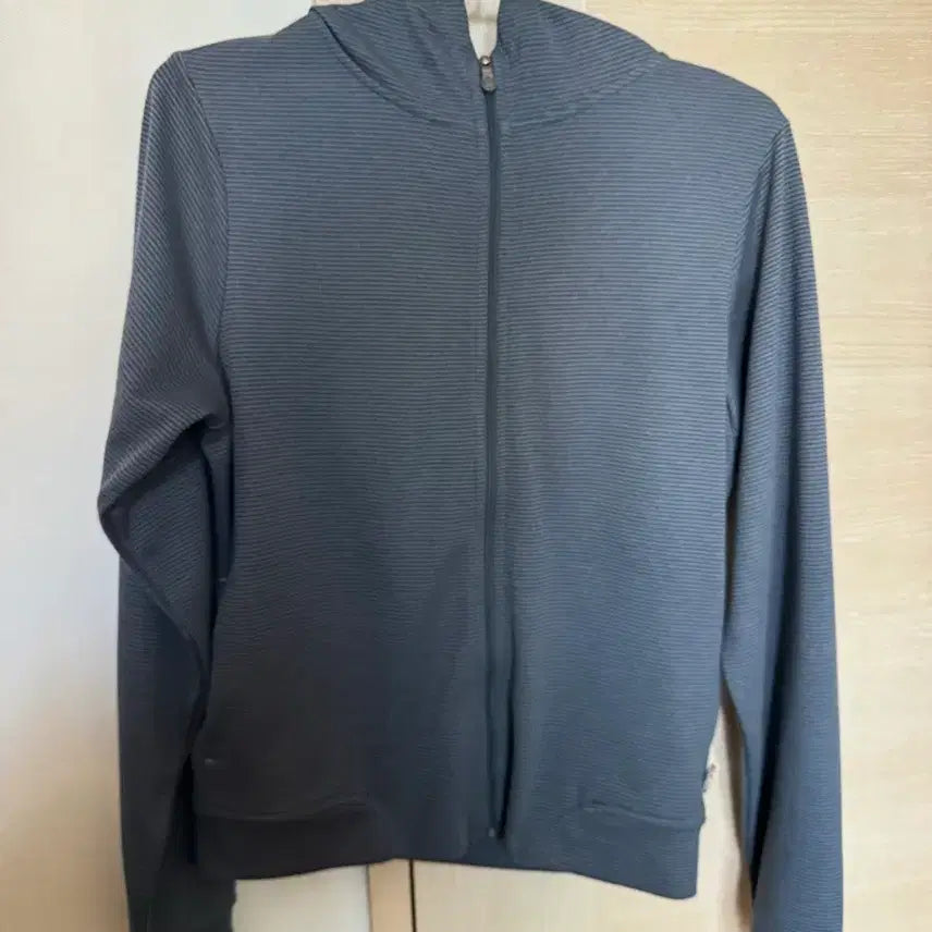 [BUNJANG] Koiseo 038 Stripe Zip-Up Charcoal / 코이세이오 038 스트라이프 집업 차콜
