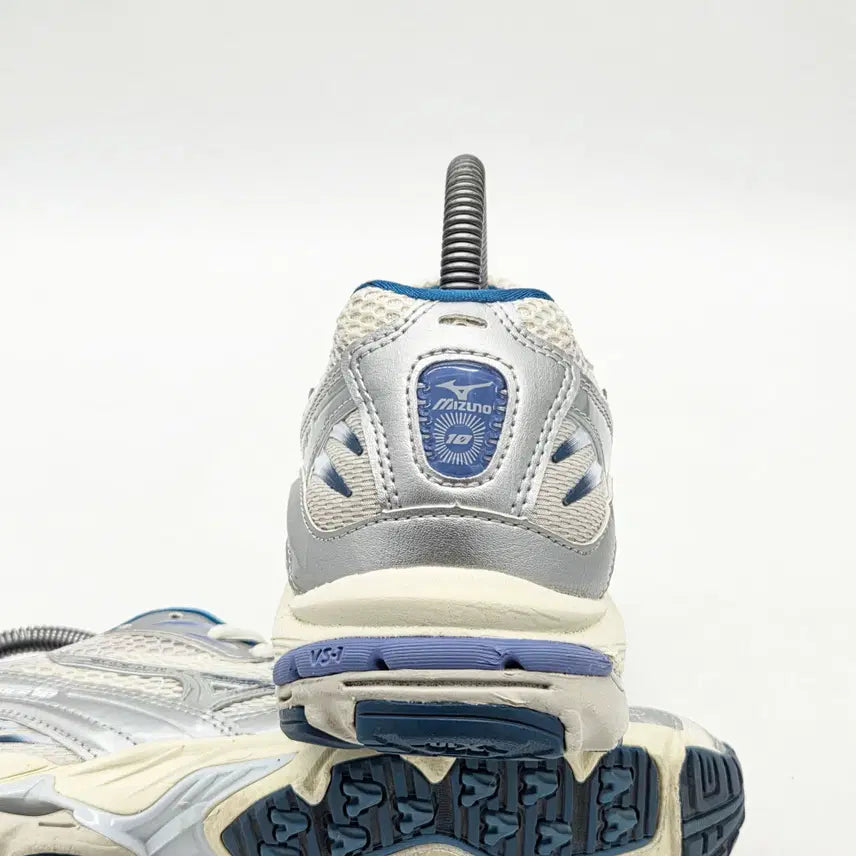 [BUNJANG] Mizuno Wave Rider 10 Arctic Ice Shoes (250) / 미즈노 웨이브 라이더 10 아크틱 아이스 (250)