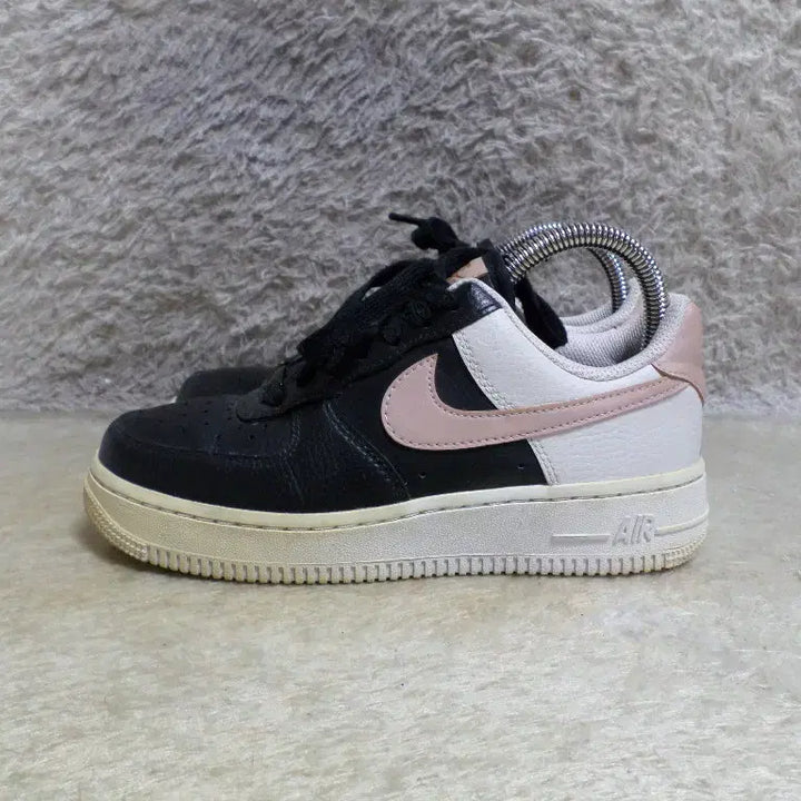 [BUNJANG] Nike Air Force Sneakers / 후루룩구제2 225 나이키 에어포스 운동화 중고 신발 260513