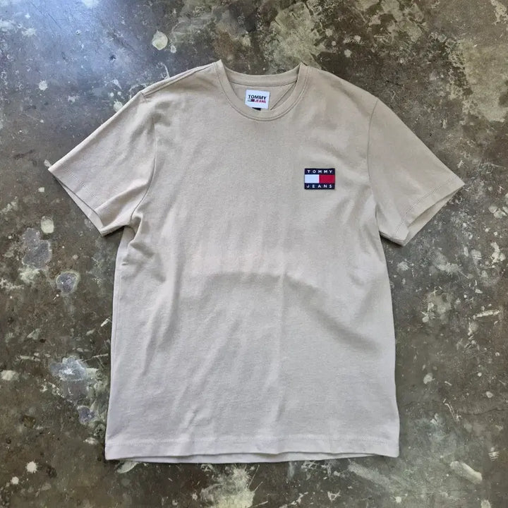 [BUNJANG] Tommy Hilfiger Flag Big Logo Short Sleeve T-Shirt (Beige, M) / M) 타미 힐피거 플래그 빅로고 반팔티 반팔티셔츠
