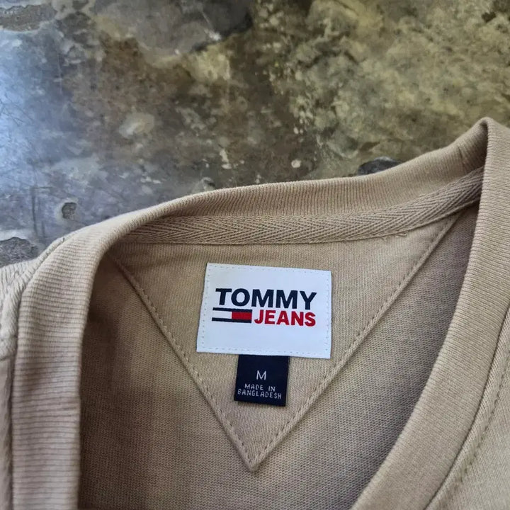 [BUNJANG] Tommy Hilfiger Flag Big Logo Short Sleeve T-Shirt (Beige, M) / M) 타미 힐피거 플래그 빅로고 반팔티 반팔티셔츠