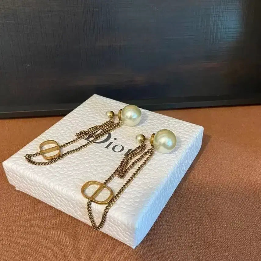 [BUNJANG] Dior CD Logo Pearl Drop Earrings / 디올 CD 로고 진주 드롭 귀걸이