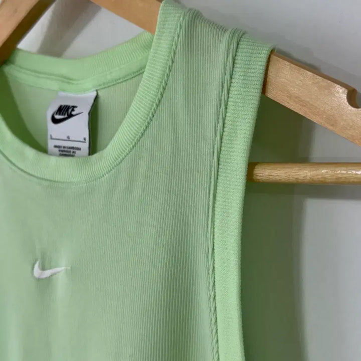 [BUNJANG] Nike Essential Cropped Tank Top (L) / [택포] [L] 나이키 에센셜 크롭 탱크탑