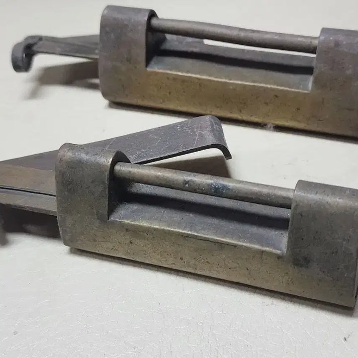 [BUNJANG] Two Joseon Dynasty Padlocks / 자물통 2점조선시대