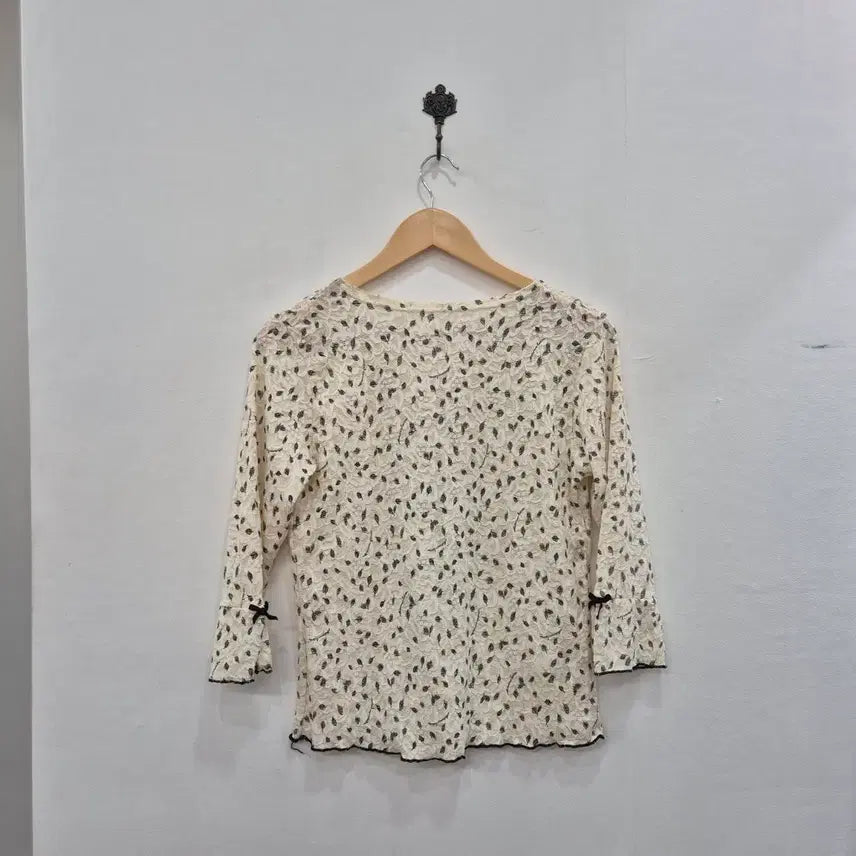 [BUNJANG] Ivory Lace Blouse with 3/4 Sleeves / 아이보리 레이스 블라우스 칠부 소매