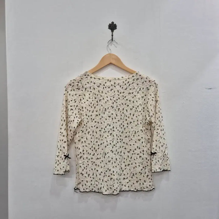 [BUNJANG] Ivory Lace Blouse with 3/4 Sleeves / 아이보리 레이스 블라우스 칠부 소매