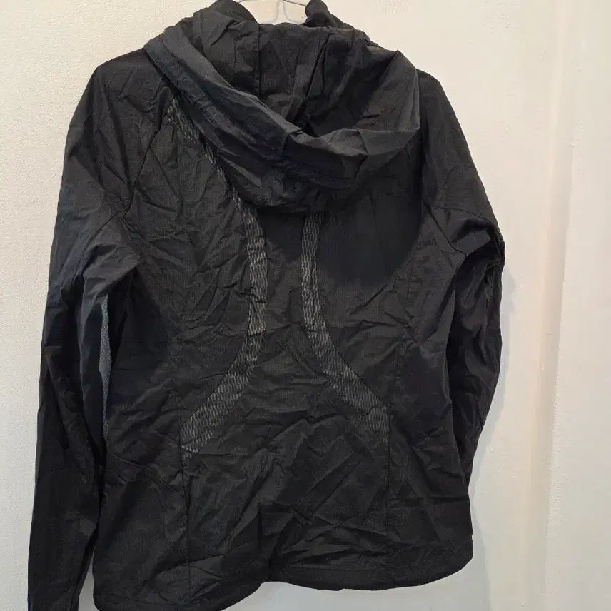 [BUNJANG] NEPA Black Windbreaker Hooded Jacket / 네파 블랙 바람막이 후드 자켓