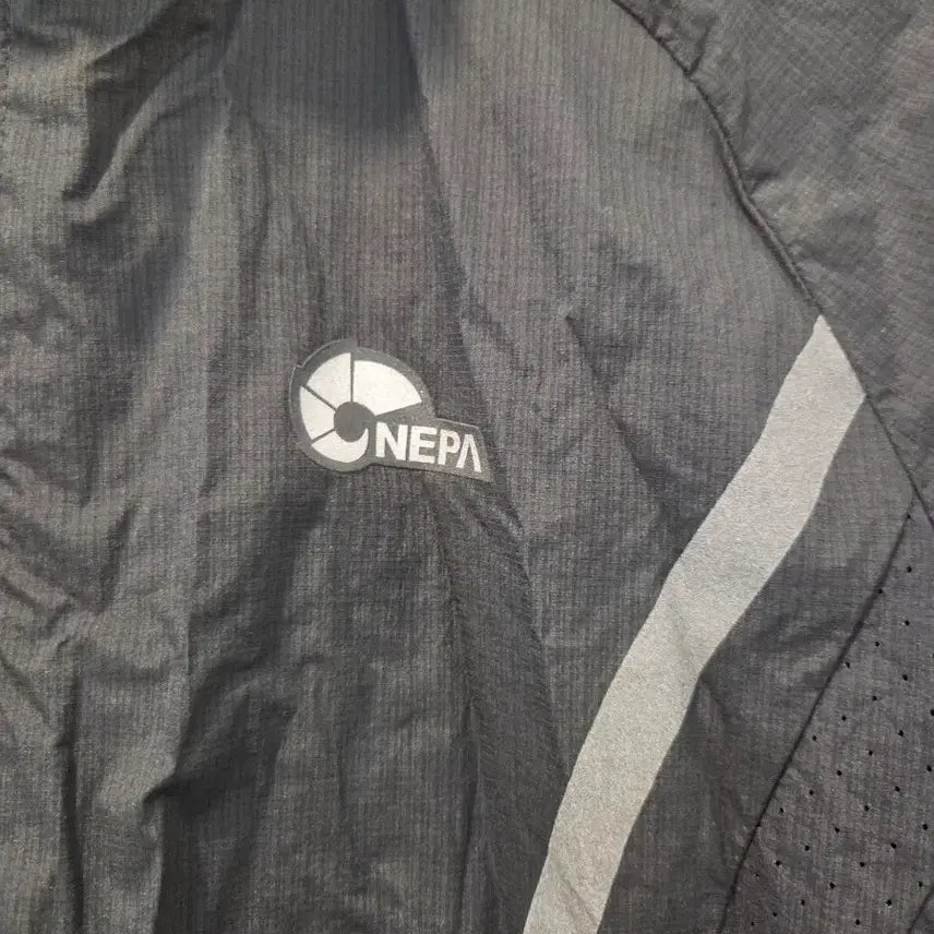 [BUNJANG] NEPA Black Windbreaker Hooded Jacket / 네파 블랙 바람막이 후드 자켓