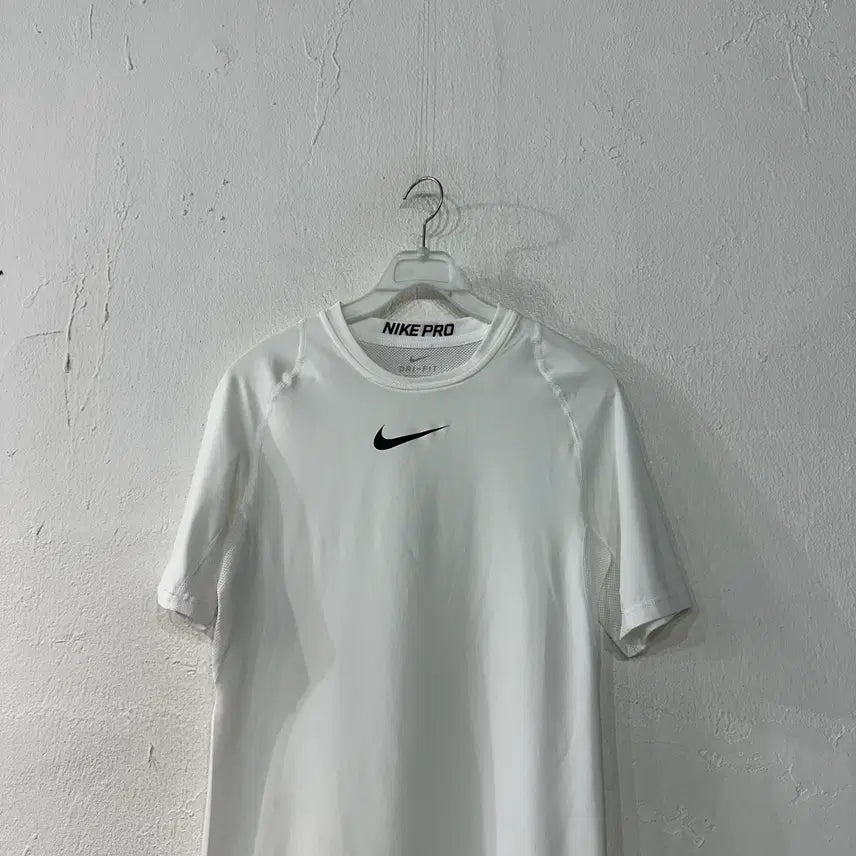 [BUNJANG] Nike Pro Dri-FIT Short Sleeve T-Shirt - Size L / 나이키 프로 드라이핏 반팔티 L