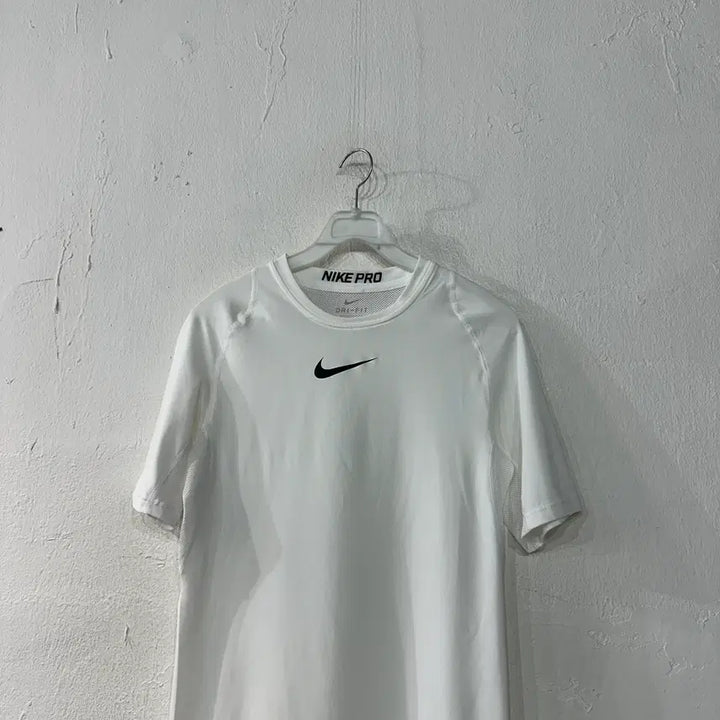 [BUNJANG] Nike Pro Dri-FIT Short Sleeve T-Shirt - Size L / 나이키 프로 드라이핏 반팔티 L