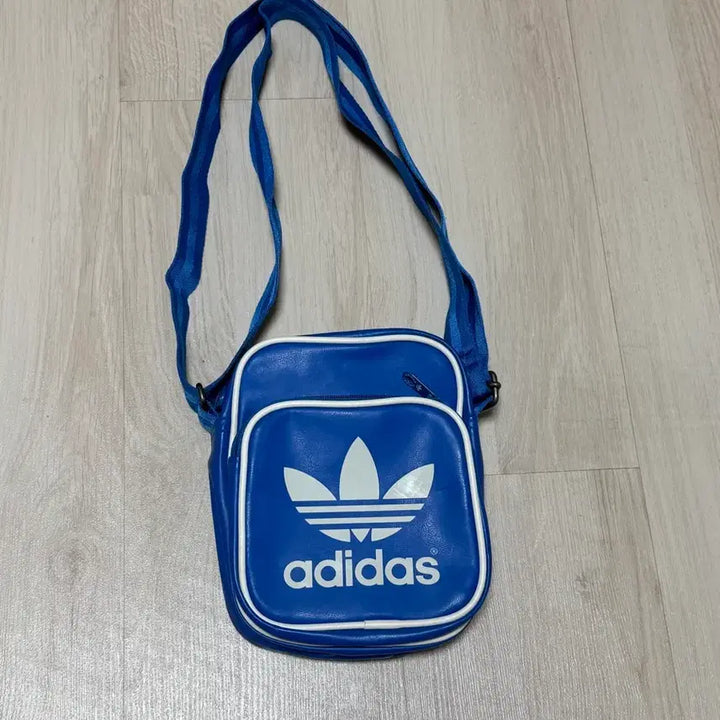 [BUNJANG] Adidas Crossbody Bag / 아디다스 크로스백