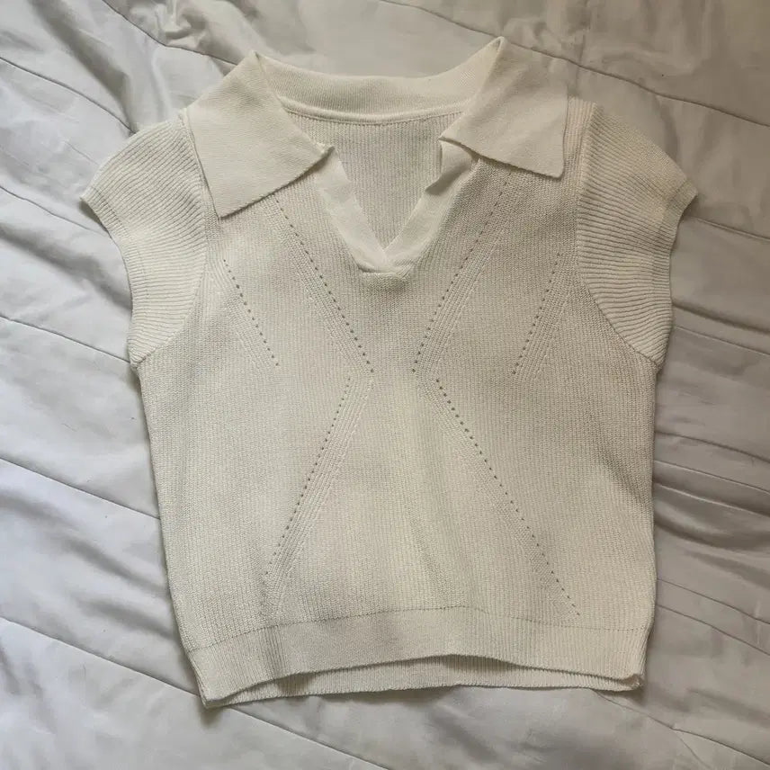 [BUNJANG] Open Collar Punching Short Sleeve Knit (Ivory) / (새상품) 오픈 카라넥 펀칭 반팔니트