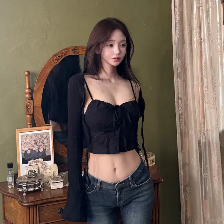 [BUNJANG] Kaindami Eyelet Strap Sleeveless Blouse Black (S) / 카인다미 아일렛 끈나시 블라우스 블랙 (S)